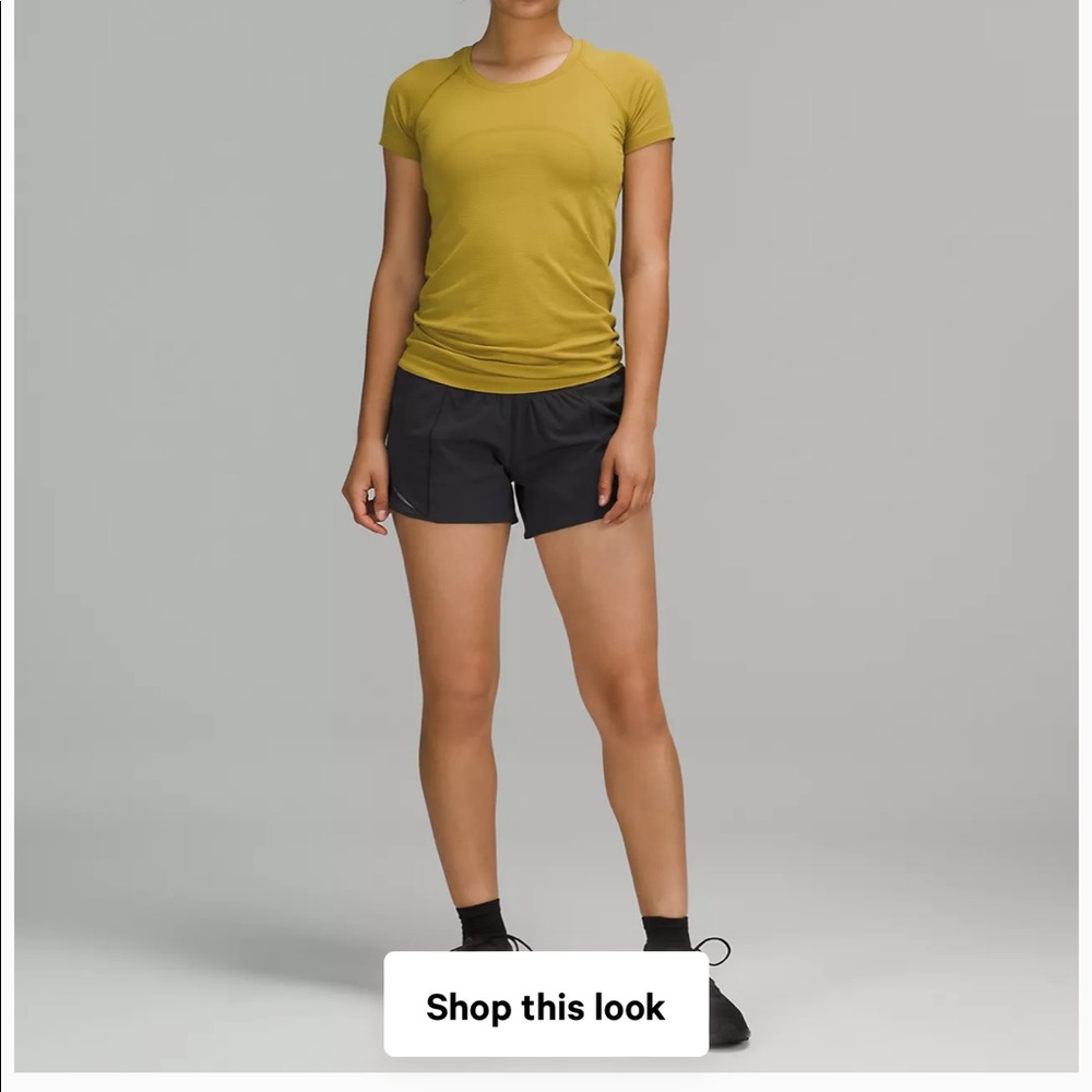 Lululemon Hotty hot low-rise lined short 4”